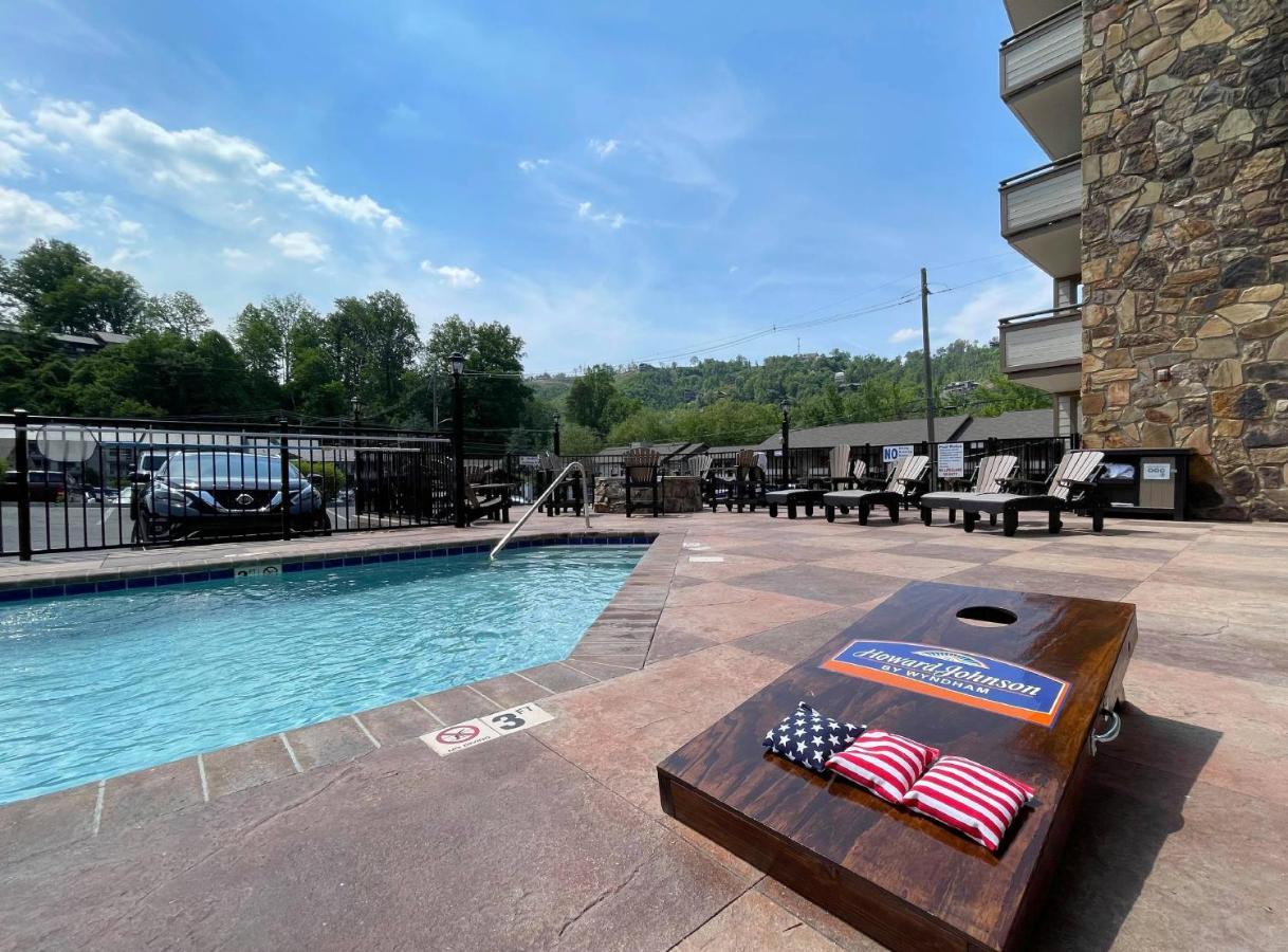 Howard Johnson By Wyndham Downtown Gatlinburg Esterno foto