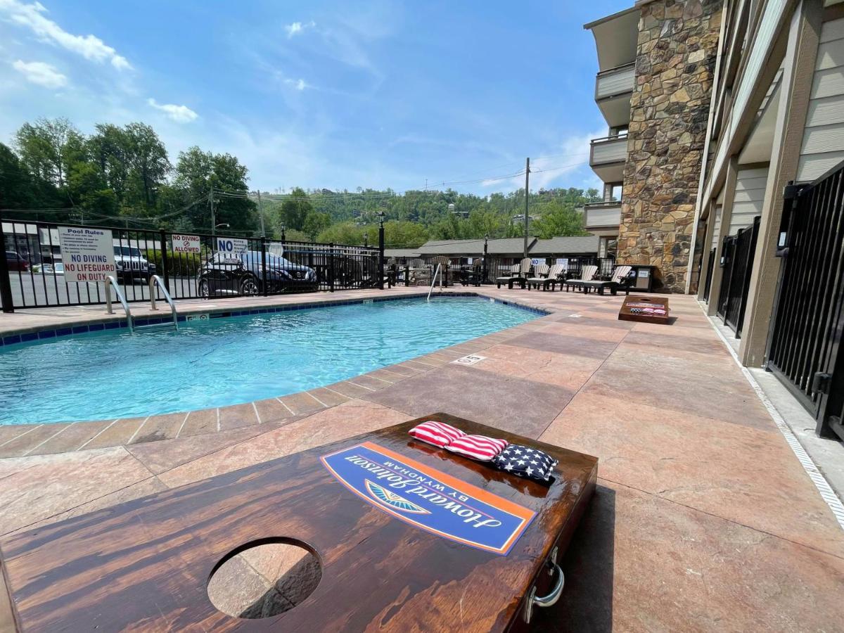 Howard Johnson By Wyndham Downtown Gatlinburg Esterno foto