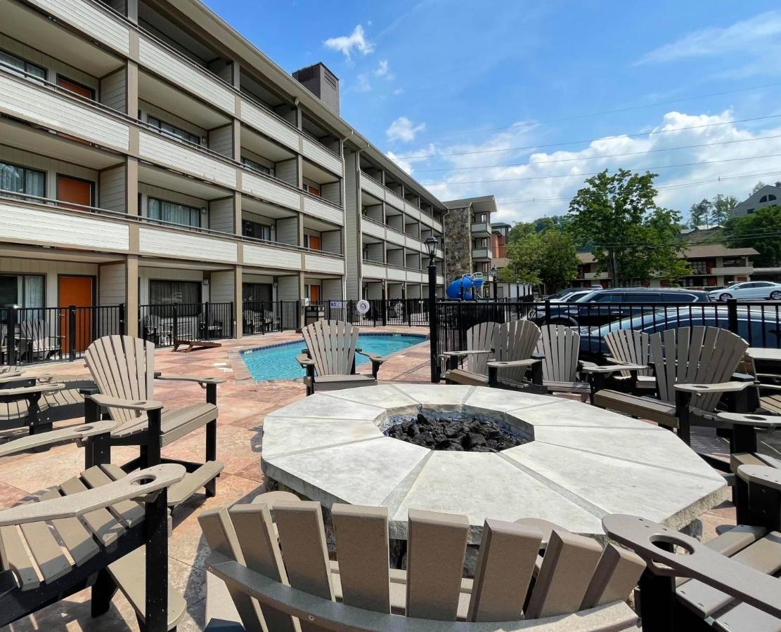 Howard Johnson By Wyndham Downtown Gatlinburg Esterno foto