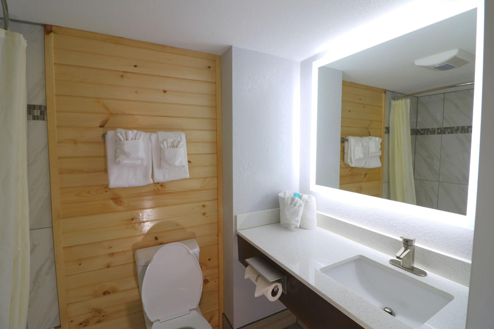Howard Johnson By Wyndham Downtown Gatlinburg Esterno foto