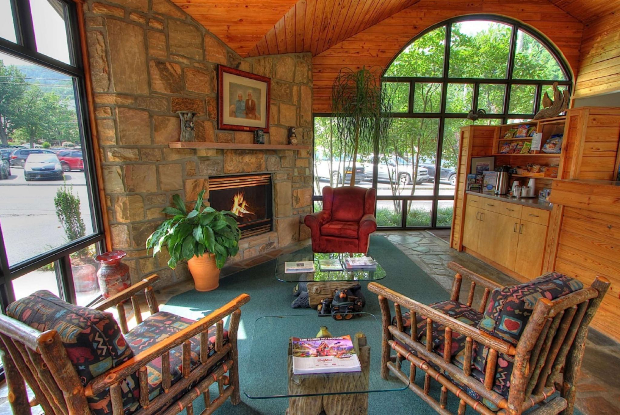 Howard Johnson By Wyndham Downtown Gatlinburg Esterno foto