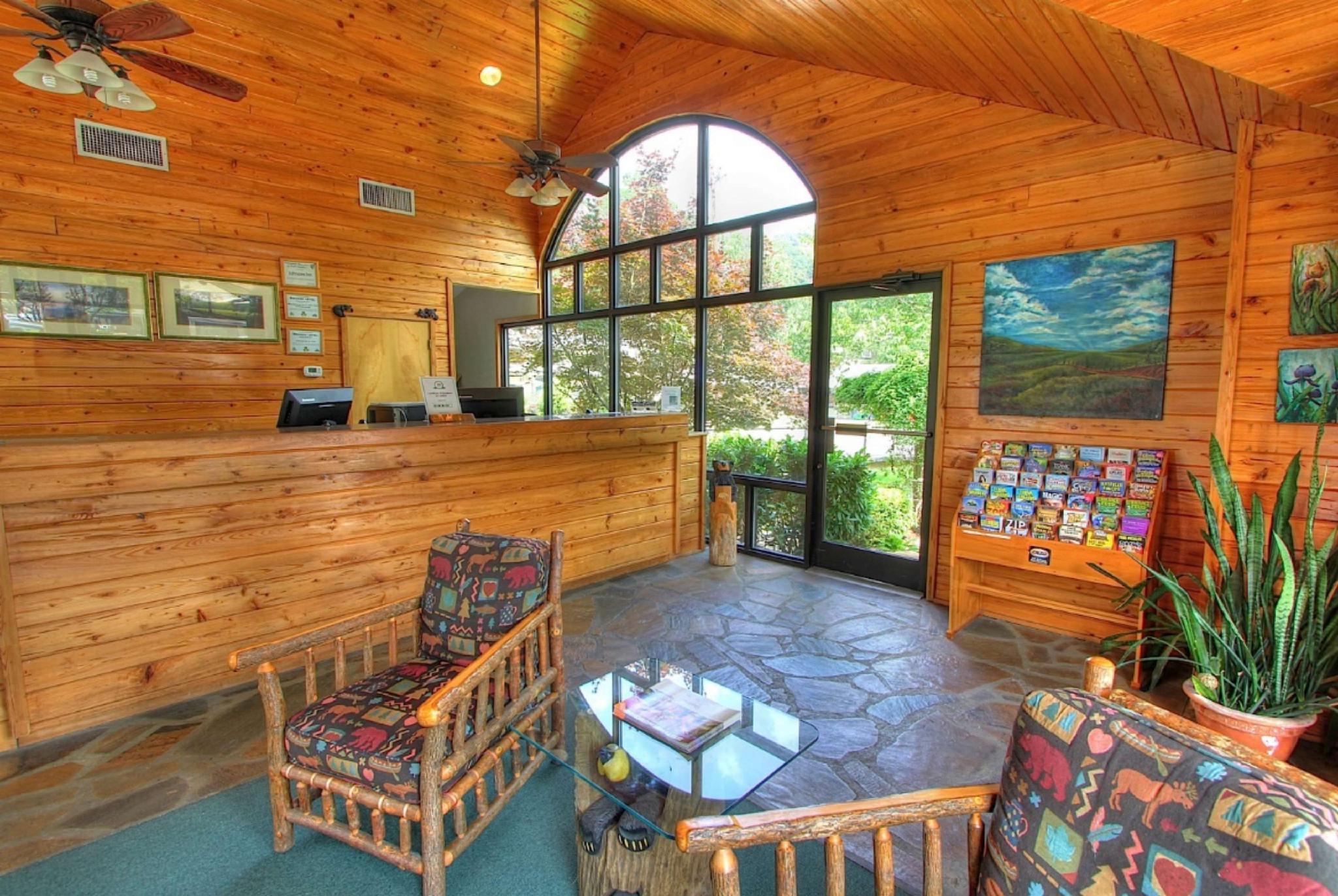 Howard Johnson By Wyndham Downtown Gatlinburg Esterno foto