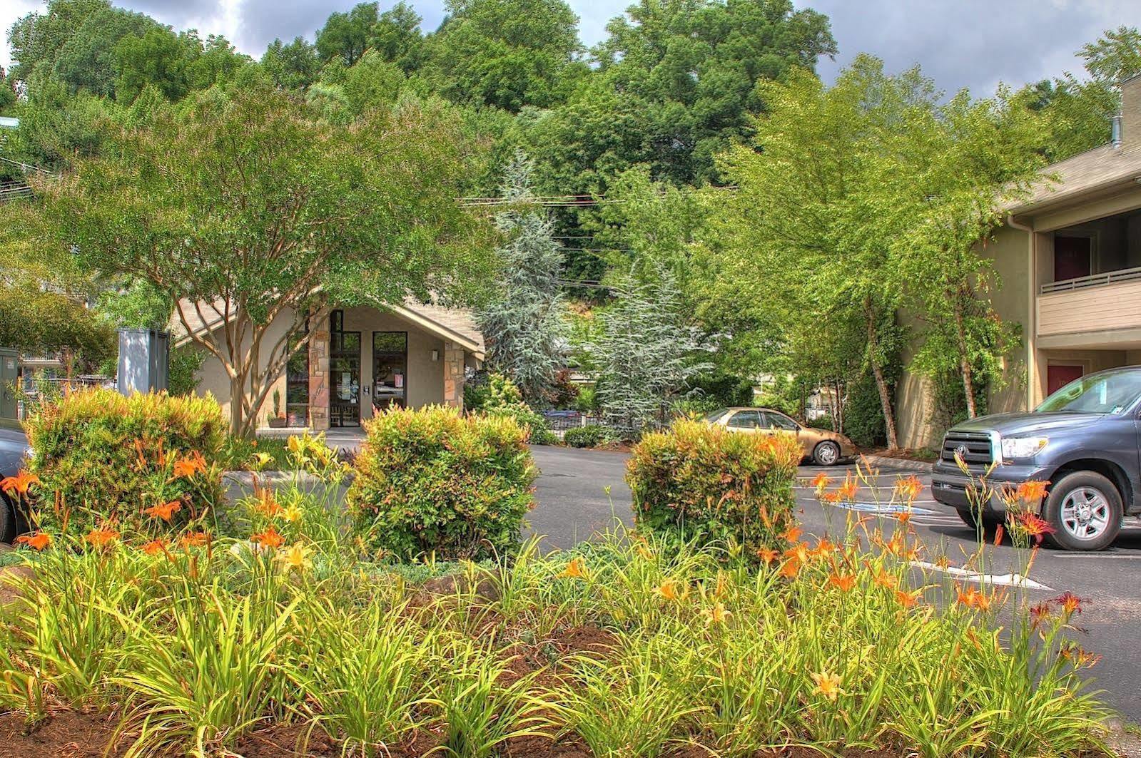 Howard Johnson By Wyndham Downtown Gatlinburg Esterno foto