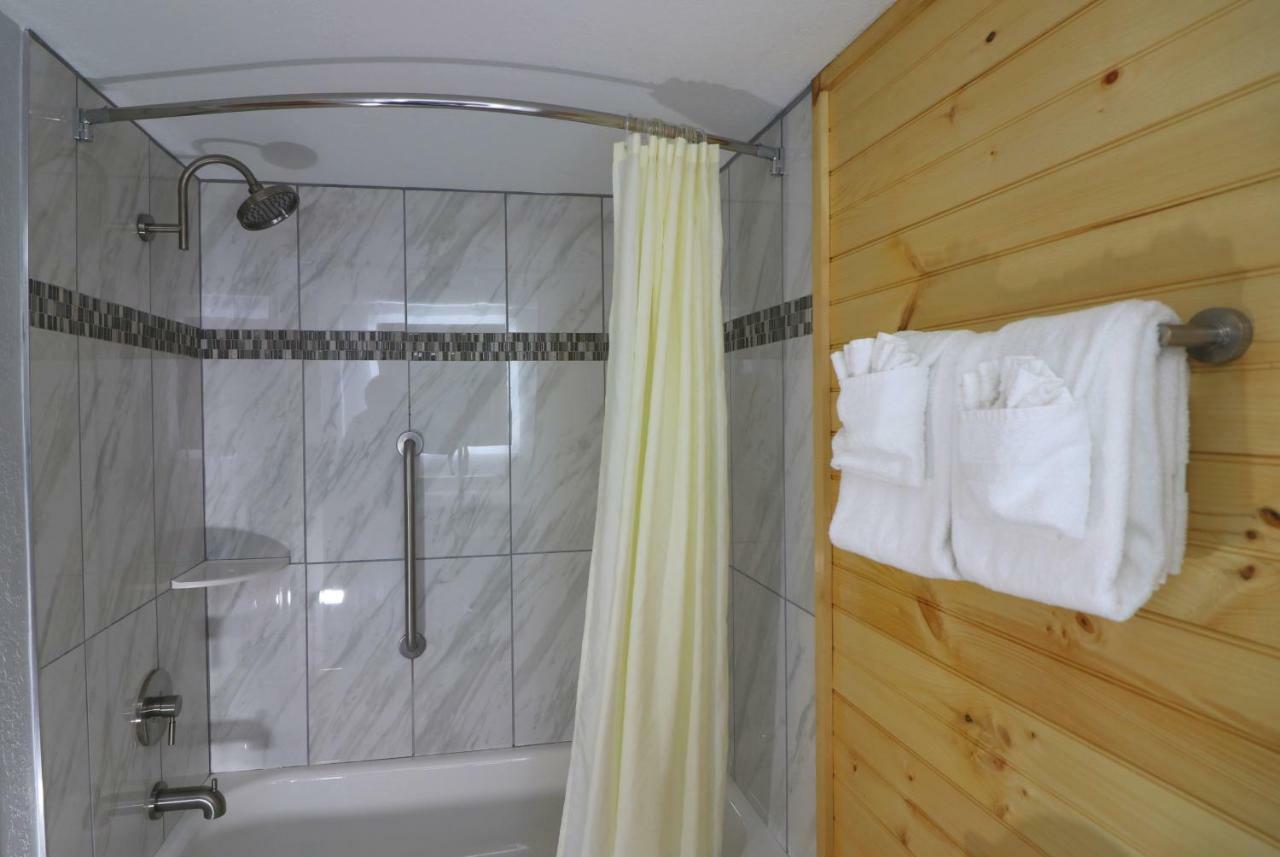 Howard Johnson By Wyndham Downtown Gatlinburg Esterno foto