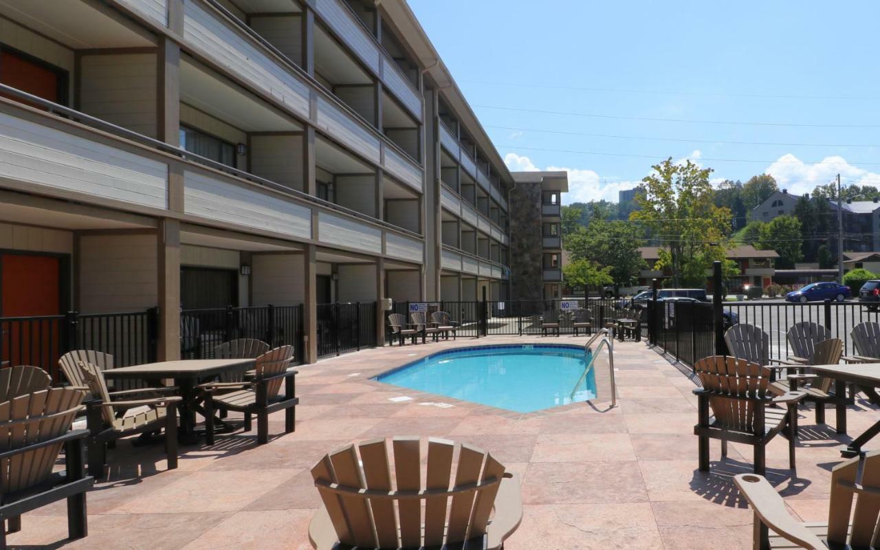 Howard Johnson By Wyndham Downtown Gatlinburg Esterno foto