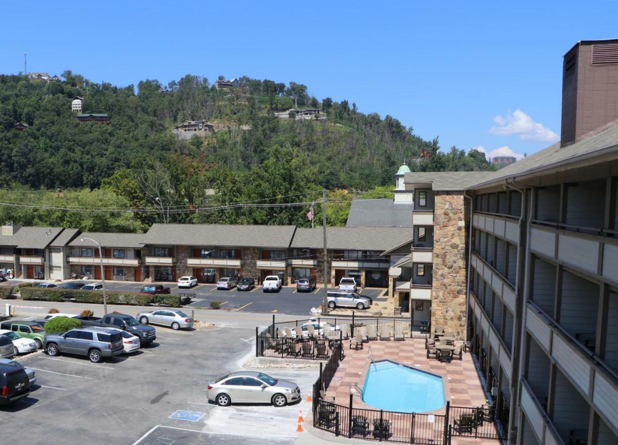 Howard Johnson By Wyndham Downtown Gatlinburg Esterno foto