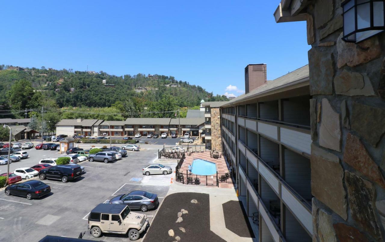 Howard Johnson By Wyndham Downtown Gatlinburg Esterno foto
